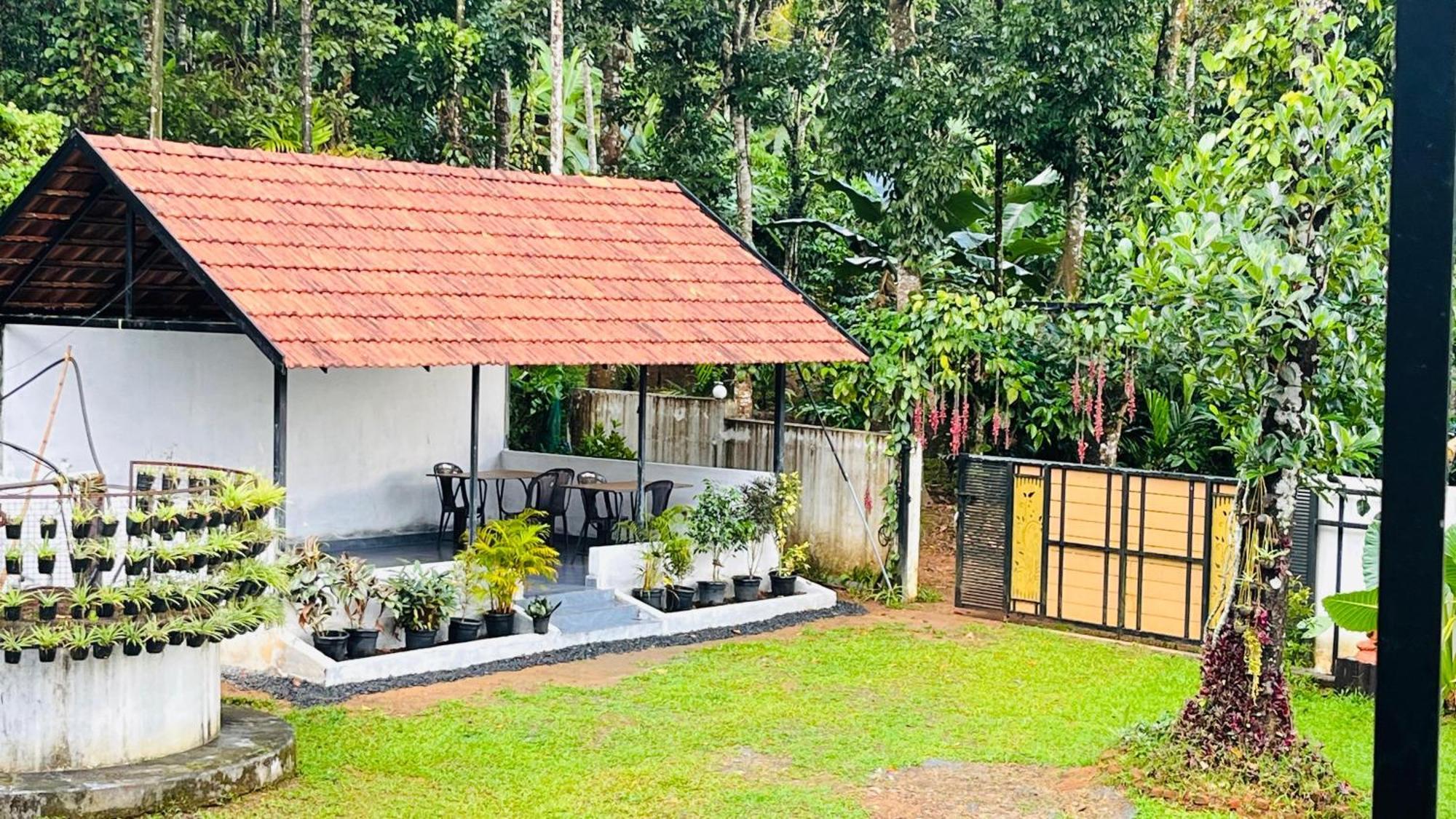 Partho Home Stay Padinjarathara Eksteriør bilde